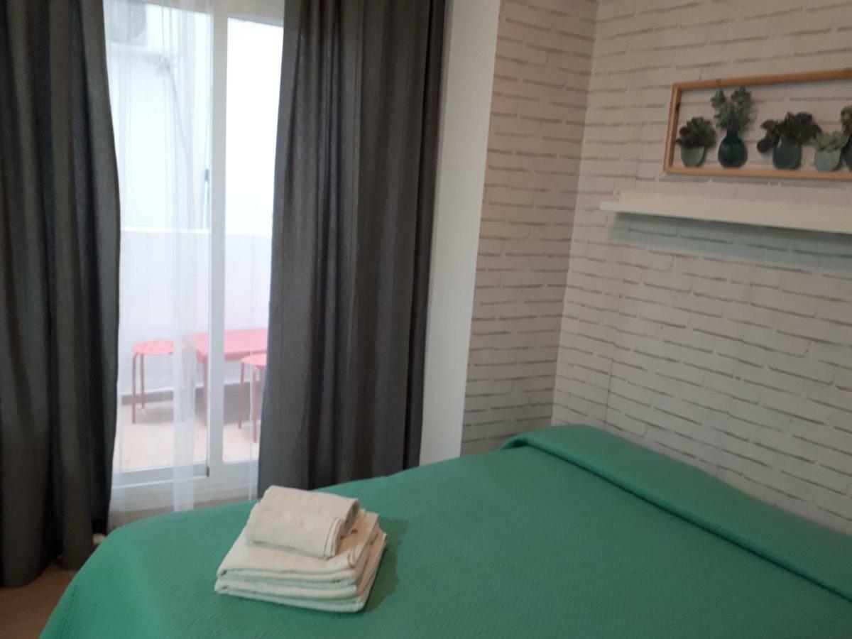 Apt En Carreteria En Centro Historico Apartment Malaga Luaran gambar